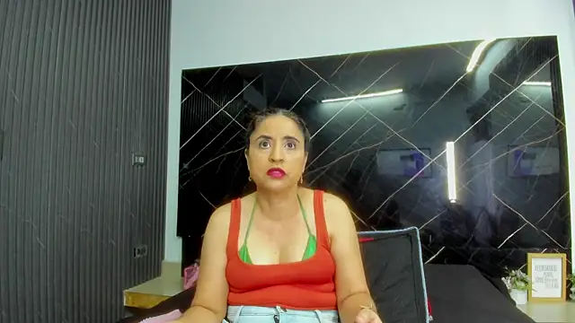 Yaya    11 online show from 09/27/25, 04:29