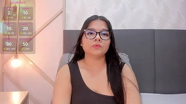 Snapshot of SophieHarris_ chatting on 06/09/26, 06:53 SophieHarris online show from 06/09/26, 06:53