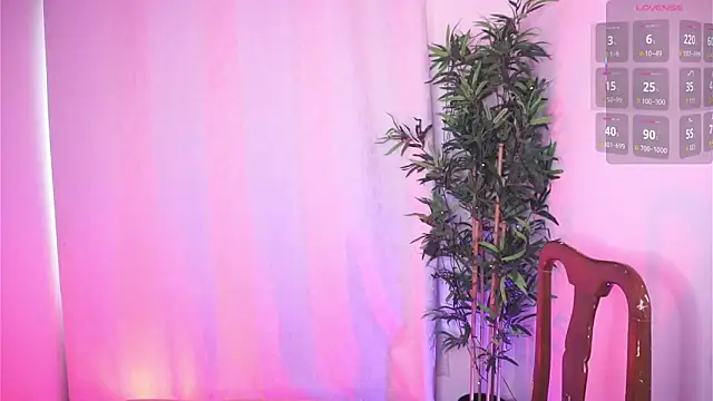 Snapshot of dam0n_fr0st chatting on 12/21/25, 04:41 dam0n fr0st online show from 12/21/25, 04:41