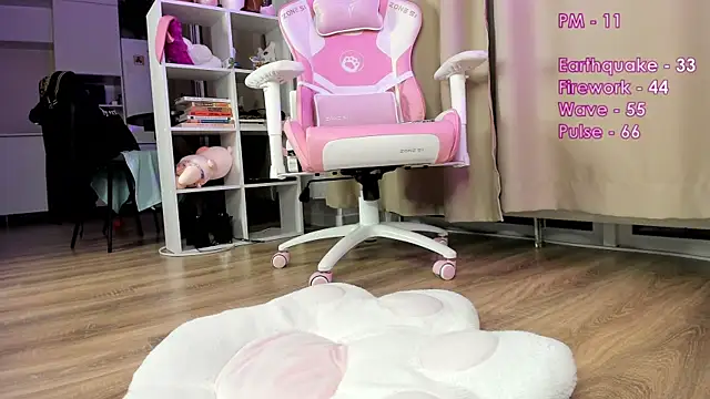 iampiggygirl  online show from 07/28/26, 06:20