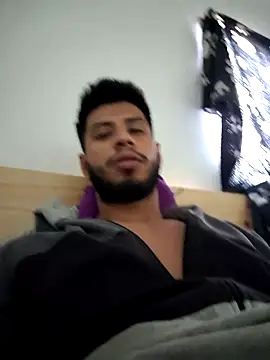 Colby brown03 online show from 10/03/25, 07:26