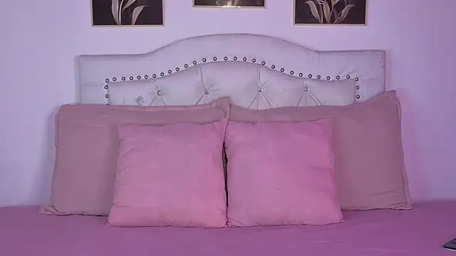 Snapshot of AnneGagner chatting on 09/20/25, 11:54 AnneGagner online show from 09/20/25, 11:54