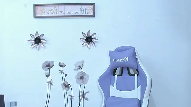 Snapshot of AnneGagner chatting on 01/03/25, 10:40 AnneGagner online show from 01/03/25, 10:40