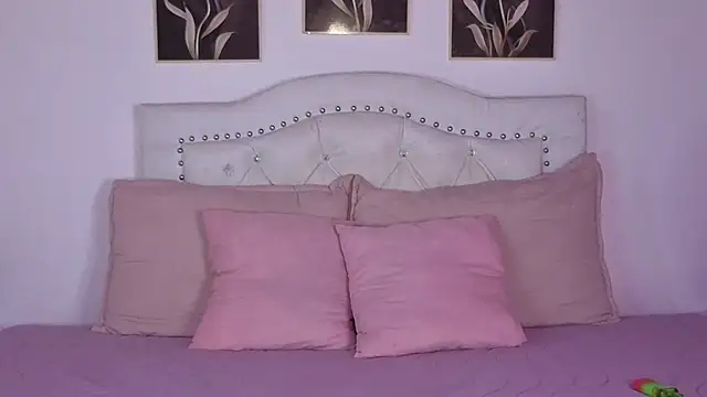 Snapshot of AnneGagner chatting on 09/26/25, 11:00 AnneGagner online show from 09/26/25, 11:00