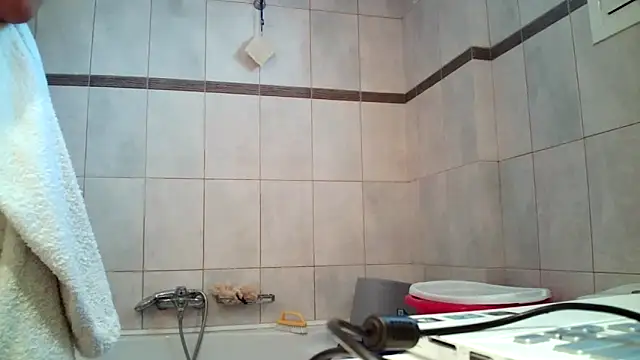 Snapshot of Kalia_Cross chatting on 10/23/25, 01:43 Kalia Cross online show from 10/23/25, 01:43