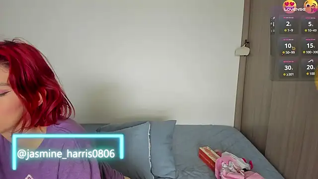 Snapshot of JasmineHarris chatting on 10/06/25, 12:39 JasmineHarris online show from 10/06/25, 12:39