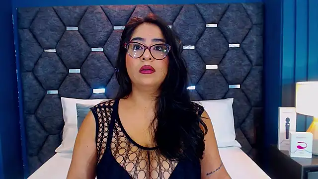 Snapshot of DevonPiers chatting on 11/20/25, 02:29 DevonPiers online show from 11/20/25, 02:29