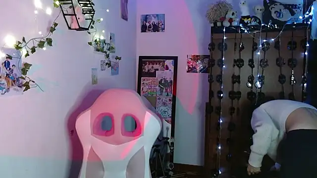 Snapshot of sweet_Samx chatting on 12/21/24, 06:41 sweet Samx online show from 12/21/24, 06:41