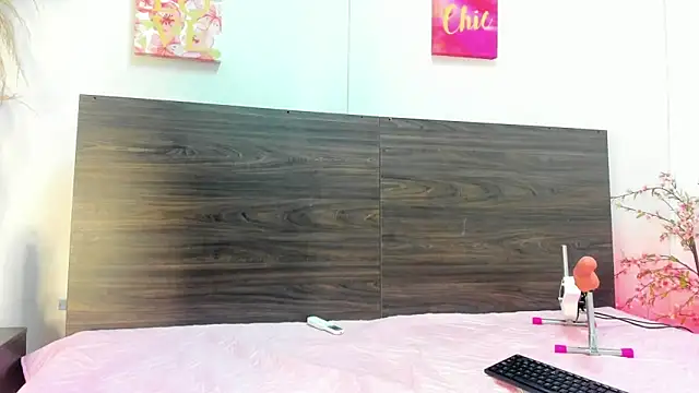 Snapshot of AnnieSofiia chatting on 11/07/25, 08:13 AnnieSofiia online show from 11/07/25, 08:13