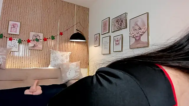 Eliz jane online show from 12/22/25, 01:22