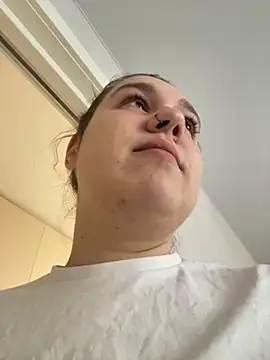 SuzieMurray online show from 10/21/25, 12:48