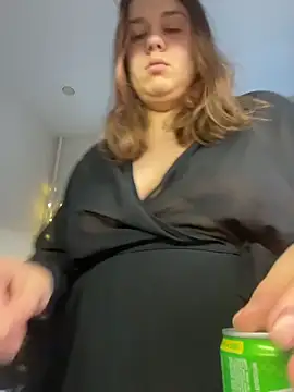 SuzieMurray online show from 12/17/25, 07:46