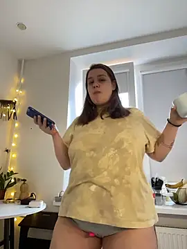 SuzieMurray online show from 10/27/25, 10:16