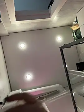 Snapshot of SuzieMurray chatting on 03/04/26, 08:11 SuzieMurray online show from 03/04/26, 08:11