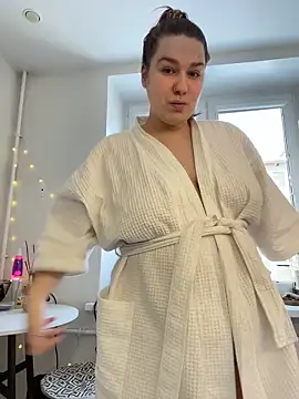 Snapshot of SuzieMurray chatting on 02/13/26, 08:25 SuzieMurray online show from 02/13/26, 08:25