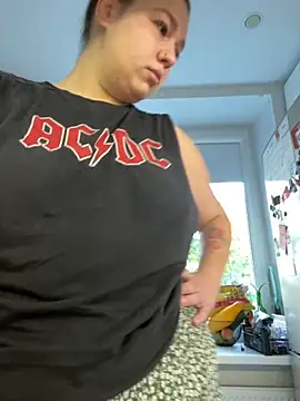 SuzieMurray online show from 09/27/25, 10:21