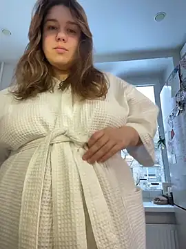 Snapshot of SuzieMurray chatting on 02/08/26, 08:12 SuzieMurray online show from 02/08/26, 08:12