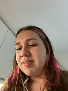 SuzieMurray online show from 09/24/25, 11:17