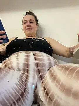 SuzieMurray online show from 12/02/25, 12:29