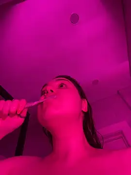 SuzieMurray online show from 06/06/26, 08:08