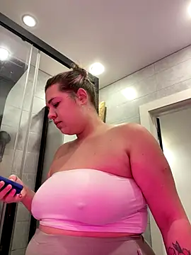 SuzieMurray online show from 09/28/25, 10:44