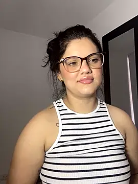 kimberlyhills1 online show from 10/20/25, 07:58