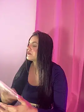 kimberlyhills1 online show from 12/18/25, 08:23