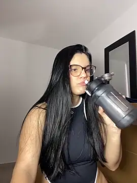 kimberlyhills1 online show from 10/30/25, 07:33