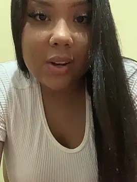 nanaypretinha online show from 12/23/25, 03:06