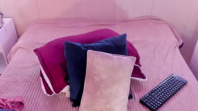 Laurentdupont04 online show from 03/18/25, 09:23