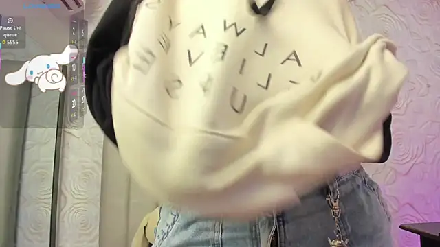 AlexaFoxy18 online show from 06/27/26, 07:03