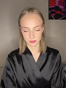 Snapshot of CaseyStar chatting on 12/21/24, 12:59 CaseyStar online show from 12/21/24, 12:59