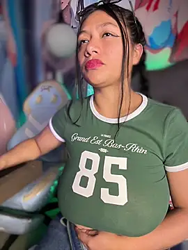 Im Little online show from 01/19/26, 02:59