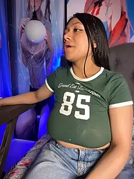 Im Little online show from 10/28/25, 03:18