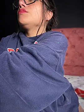 Im Little online show from 02/22/25, 09:56