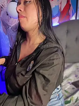 Im Little online show from 10/06/25, 05:19
