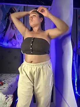 Im Little online show from 01/31/25, 03:20