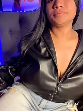 Im Little online show from 10/24/25, 03:05