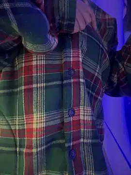 Im Little online show from 01/30/25, 03:22