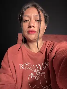 Im Little online show from 02/28/25, 06:32