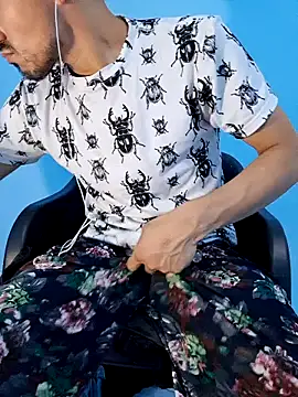 Snapshot of charlesss19 chatting on 03/20/25, 06:52 charlesss19 online show from 03/20/25, 06:52