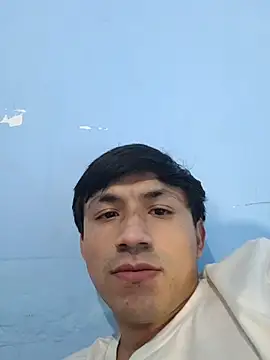 Snapshot of charlesss19 chatting on 11/03/25, 05:05 charlesss19 online show from 11/03/25, 05:05