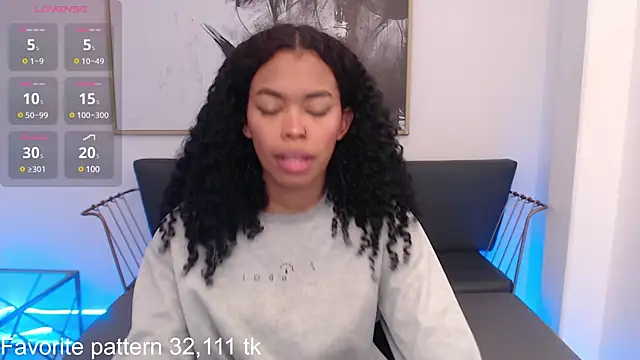 Snapshot of Shenna_brunette_ chatting on 02/24/25, 01:31 Shenna brunette online show from 02/24/25, 01:31