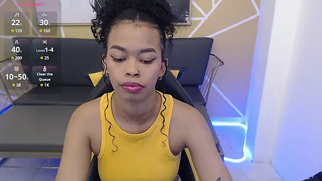 Snapshot of Shenna_brunette_ chatting on 03/12/25, 01:08 Shenna brunette online show from 03/12/25, 01:08