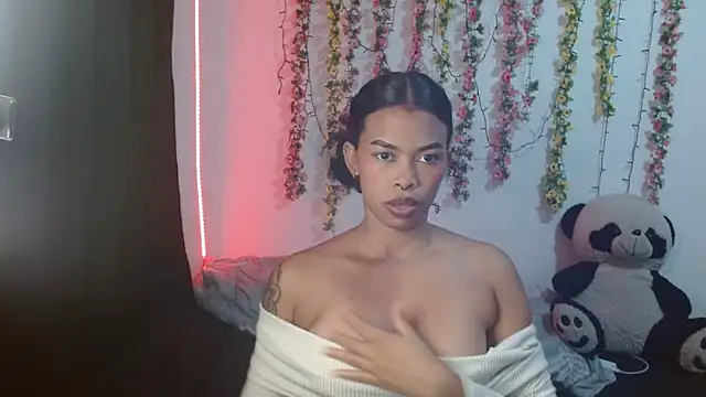 Snapshot of Shenna_brunette_ chatting on 09/22/25, 03:12 Shenna brunette online show from 09/22/25, 03:12
