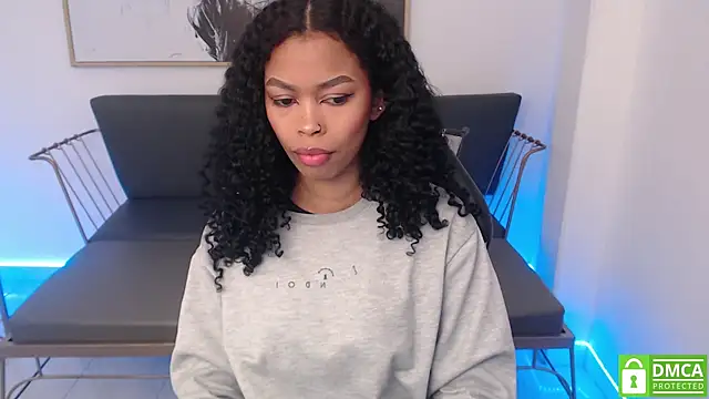 Snapshot of Shenna_brunette_ chatting on 02/06/25, 01:10 Shenna brunette online show from 02/06/25, 01:10