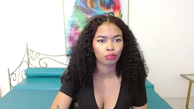 Snapshot of Shenna_brunette_ chatting on 02/17/25, 08:06 Shenna brunette online show from 02/17/25, 08:06