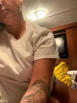 maexmaeee online show from 09/28/25, 05:42