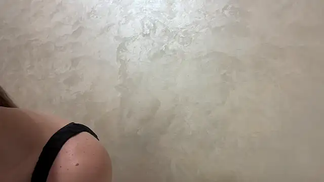 Snapshot of CaitlinaJayne23 chatting on 11/14/25, 04:38 CaitlinaJayne23 online show from 11/14/25, 04:38