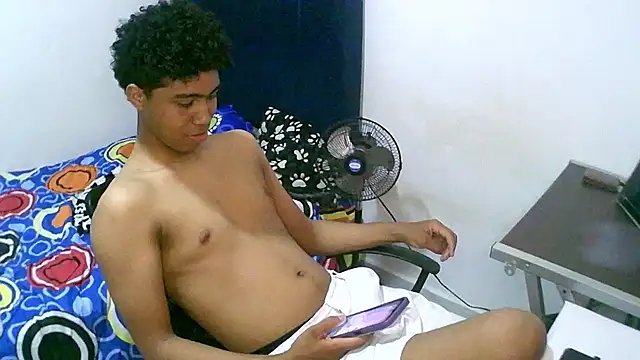 Snapshot of sexy_diamante_ chatting on 09/21/25, 10:15 sexy diamante  online show from 09/21/25, 10:15